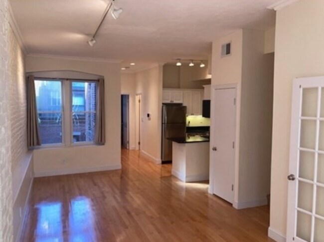 53 Garden St, Unit 5 in Boston, MA - Foto de edificio - Building Photo