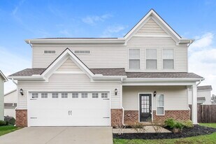 1005 Keeneland Dr in Spring Hill, TN - Building Photo