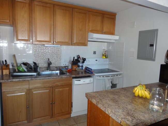 9 Commonwealth Ct, Unit 14 in Boston, MA - Foto de edificio - Building Photo