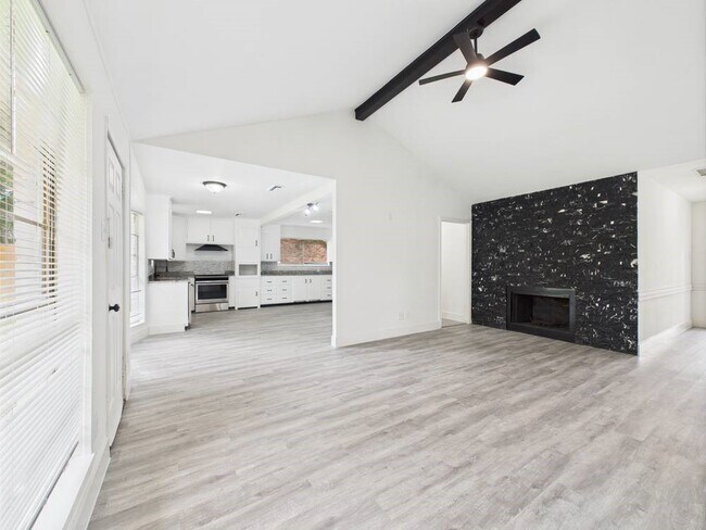 5814 Fontenelle Dr in Houston, TX - Building Photo - Building Photo