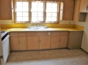 2110 Kendall Ave, Unit #1 in Madison, WI - Foto de edificio - Building Photo