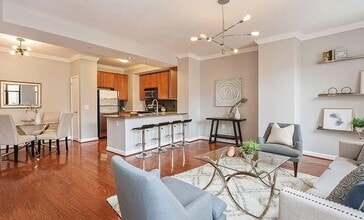 400 Massachusetts Ave NW, Unit 1109 in Washington, DC - Foto de edificio - Building Photo