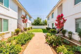 The Arbor Collection in Fresno, CA - Foto de edificio - Building Photo