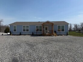 631 Imogene Dr in Gilbertsville, KY - Building Photo