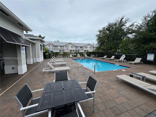 1780 SE 9th Ave in Florida City, FL - Building Photo - Building Photo