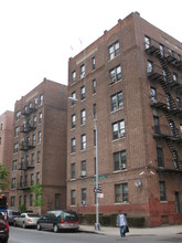 8921 153rd St in Jamaica, NY - Foto de edificio - Building Photo