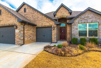 1316 Woodgrass Ct in Edmond, OK - Building Photo - Building Photo