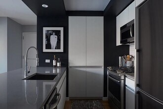 331 E Houston St in New York, NY - Foto de edificio - Building Photo