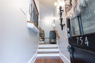 754 Clifton Heights Ln NE in Atlanta, GA - Building Photo - Building Photo