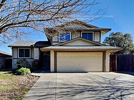 7449 Palmer House Dr in Sacramento, CA - Building Photo