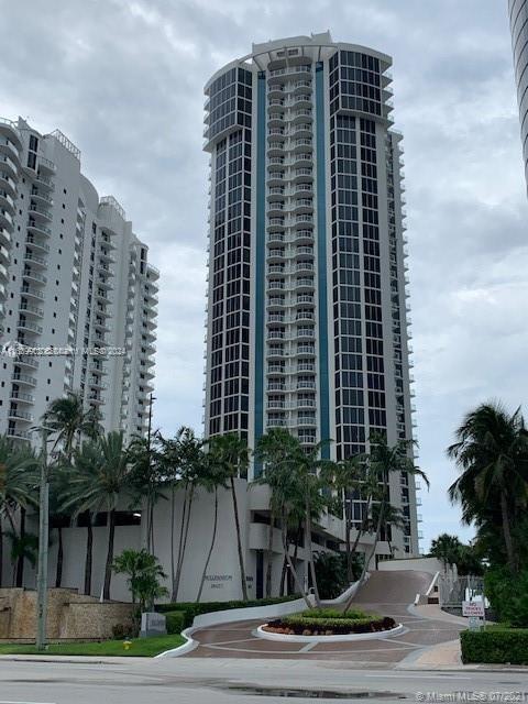 18671 Collins Ave in Miami, FL - Building Photo - Building Photo