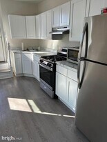 52 S Fellowship Rd in Maple Shade, NJ - Building Photo