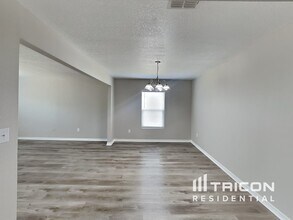 9467 Northvale St in Spring Hill, FL - Building Photo - Building Photo