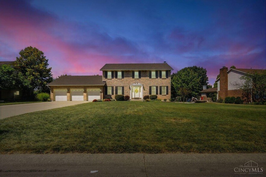6671 Foxfield Dr in Mason, OH - Building Photo