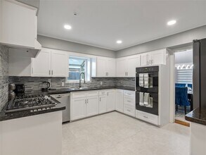 4119 Mischire Dr in Houston, TX - Building Photo - Building Photo