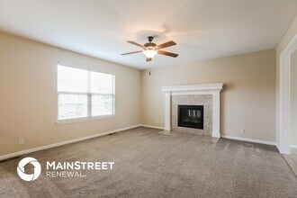 1309 NW Hilltop Ln in Grain Valley, MO - Foto de edificio - Building Photo