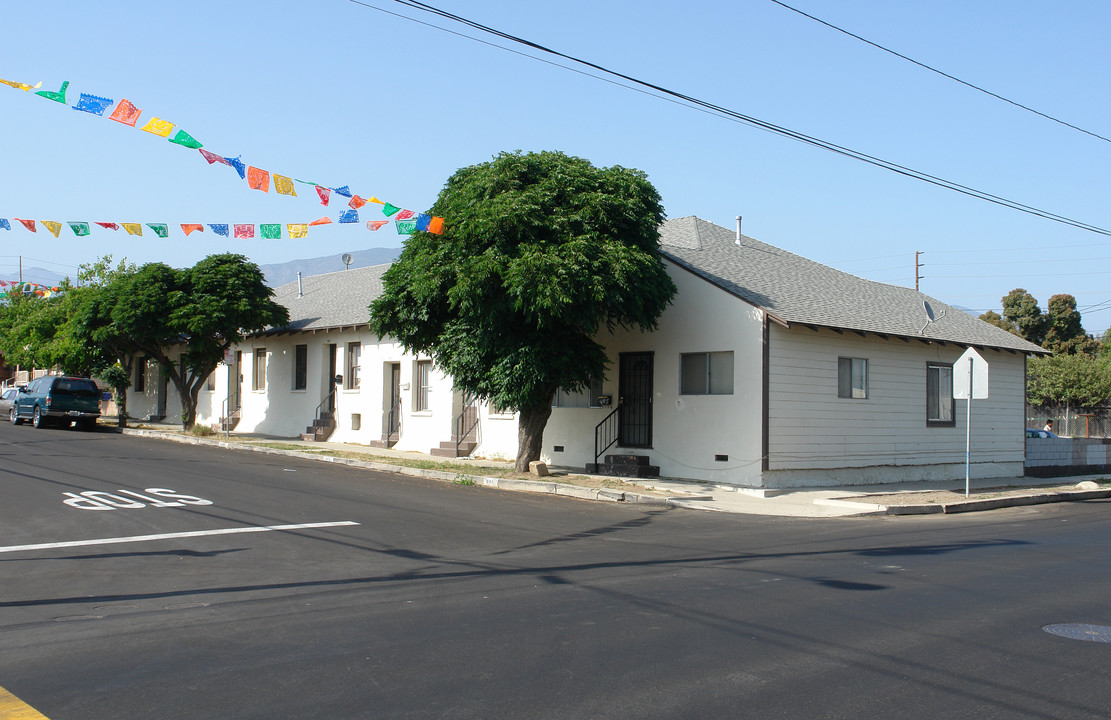 5 Apartment Units in Santa Paula, CA - Building Photo