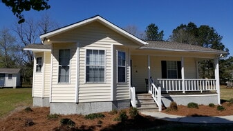 611 Windcrest Dr in Dublin, GA - Building Photo