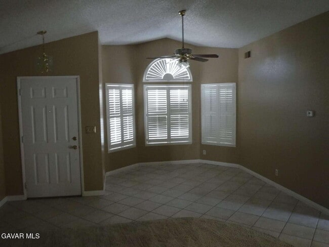 37437 Conifer Dr in Palmdale, CA - Building Photo - Building Photo