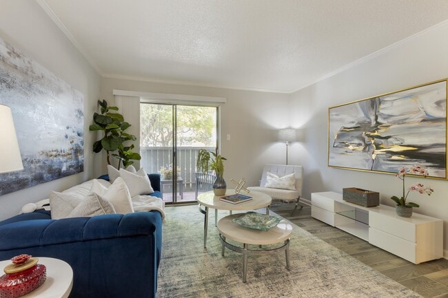 Brixton McKinney Apartments in McKinney, TX - Foto de edificio - Building Photo