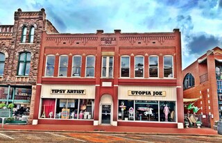 117 W Harrison Ave, Unit Vinyl Loft in Guthrie, OK - Building Photo