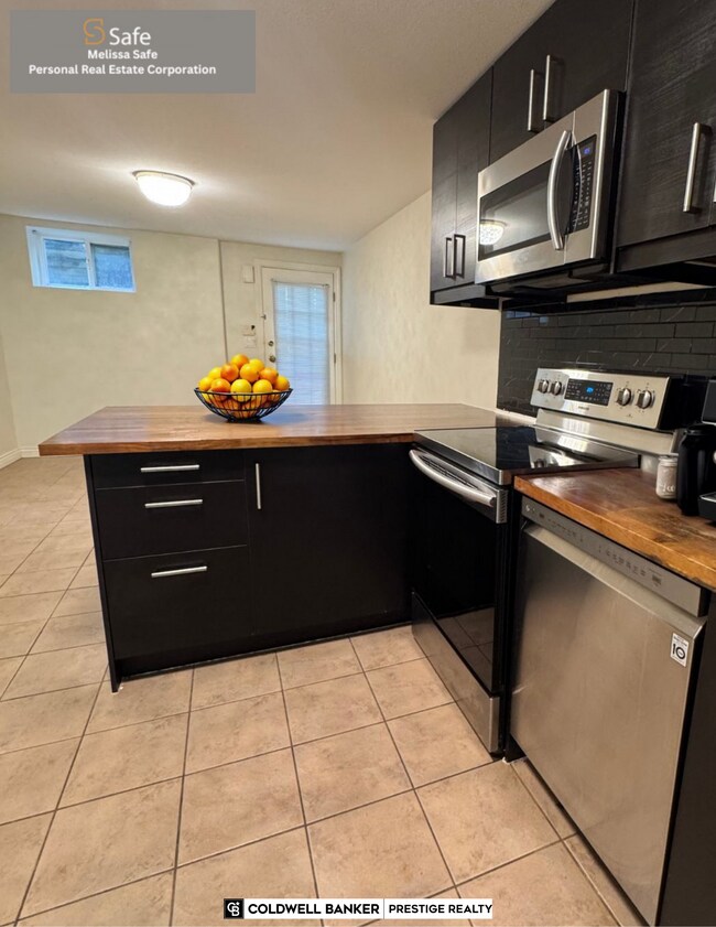 1568 Burrill Av in North Vancouver, BC - Building Photo - Building Photo