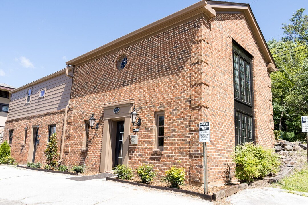 715 Mississippi Ave-Unit -Unit 103 in Signal Mountain, TN - Foto de edificio