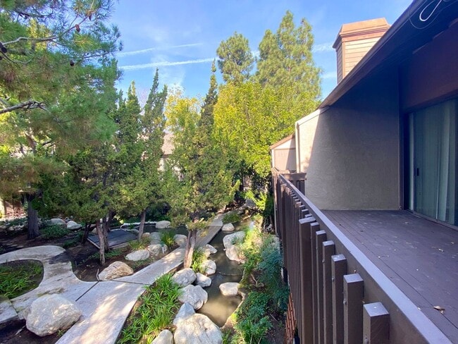 property at 2510 W MacArthur Blvd