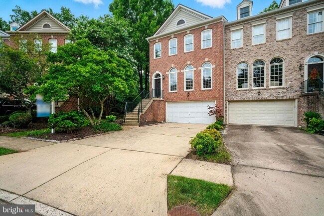 10189 Castlewood Ln in Oakton, VA - Building Photo - Building Photo
