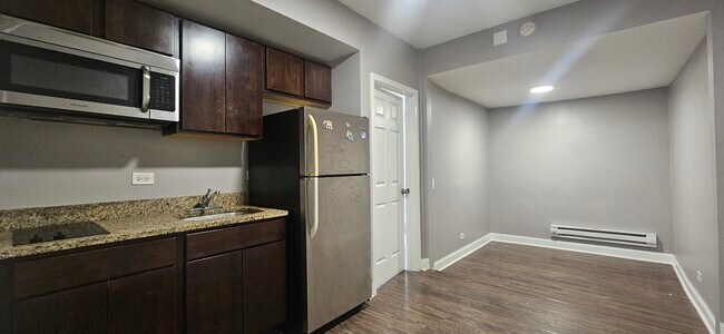 3964 W Grand Ave in Chicago, IL - Building Photo - Building Photo