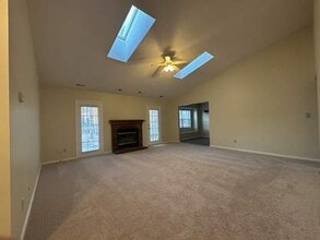 106 W Cameron Ct in Jacksonville, NC - Building Photo - Building Photo