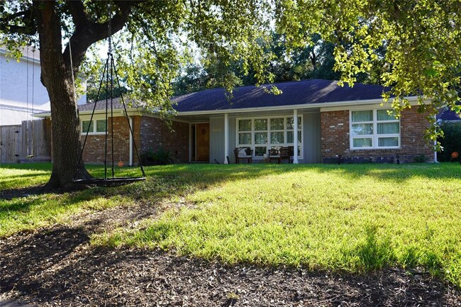 8426 Braes Blvd in Houston, TX - Building Photo - Building Photo