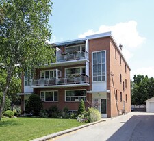 297-299 Scarlett Rd in Toronto, ON - Building Photo
