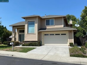 1900 La Veranda Pl in Martinez, CA - Building Photo - Building Photo