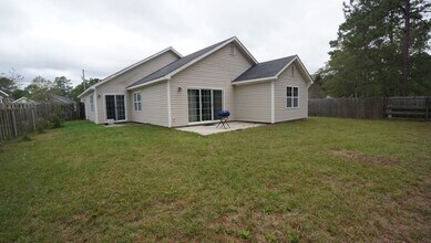 412 Ridgeway Dr in Sneads Ferry, NC - Building Photo - Building Photo