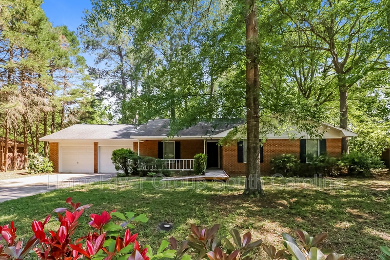 1670 Crowndale Dr in Sumter, SC - Foto de edificio