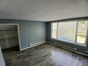 10700 S Ave M in Chicago, IL - Building Photo - Building Photo