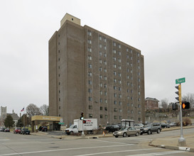 Wesley Senior Towers in St. Joseph, MO - Building Photo - Building Photo