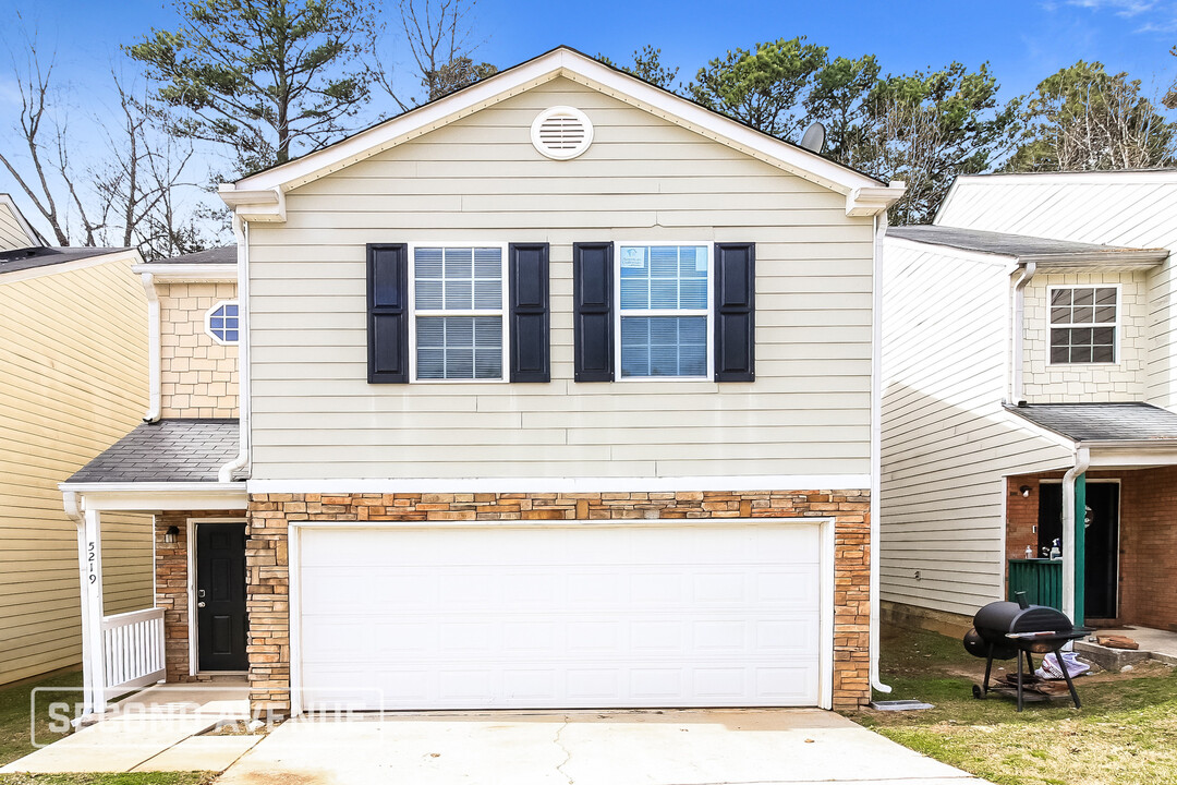 5219 Hanover St in Atlanta, GA - Building Photo