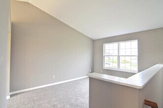 1996 Carver Ct in Independence, KY - Foto de edificio - Building Photo