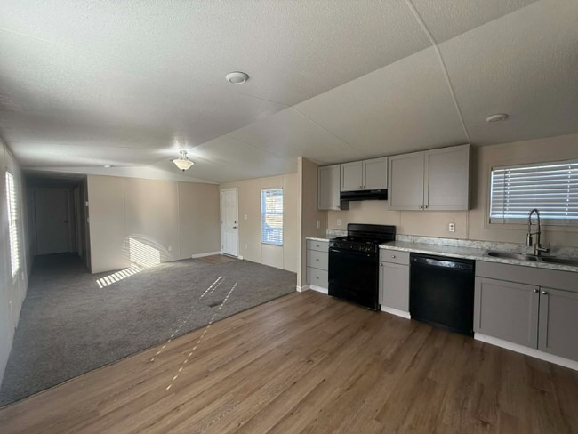 1236 N Oaklane Rd in Springfield, IL - Foto de edificio - Building Photo