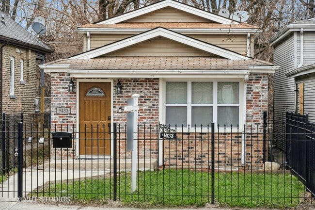 9433 S Burnside Ave in Chicago, IL - Building Photo - Building Photo