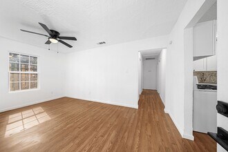 2108 Camille St in Pasadena, TX - Building Photo - Building Photo