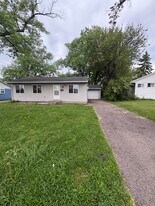 4425 Thompson Dr in Dayton, OH - Building Photo