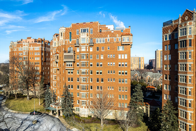 The Walnuts in Kansas City, MO - Building Photo - Building Photo