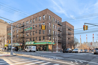 24-16 38th Ave in Long Island City, NY - Foto de edificio - Building Photo