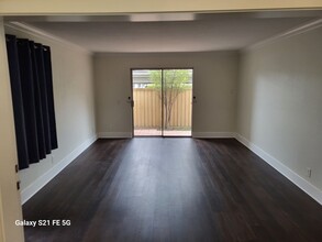6 Windjammer in Irvine, CA - Building Photo - Building Photo