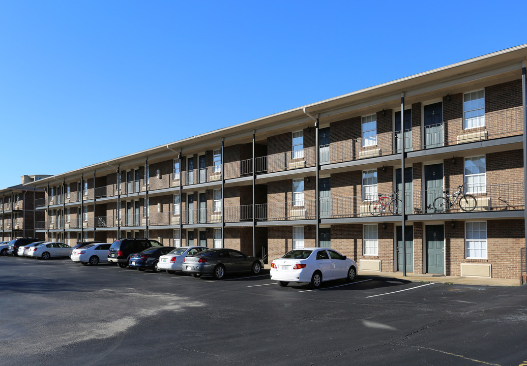 Neill House Apartments in Auburn, AL - Building Photo