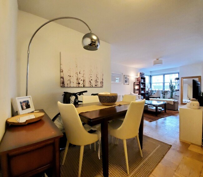 145 E 16th St in New York, NY - Building Photo - Building Photo