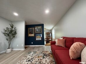 120 Como Ln in Springfield, IL - Building Photo - Building Photo
